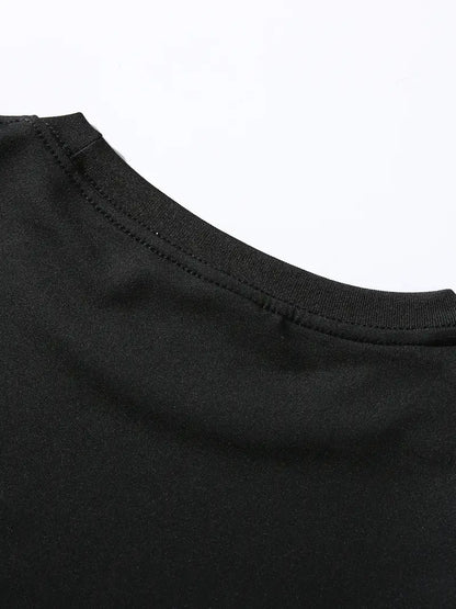 Kat Kat Değil, Tek Parça Stil – Siyah Oversize Katmanlı Tişört